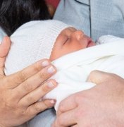 Príncipe Harry e Meghan Markle apresentam filho recém-nascido 