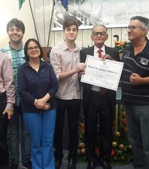 Vereadora Gilvania Barros prestigia solenidade de entrega de título de Cidadão de Alagoas ao ex-deputado Ismael Pereira
