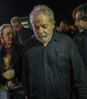 Polícia do Paraná investiga ataque à caravana do ex-presidente Lula