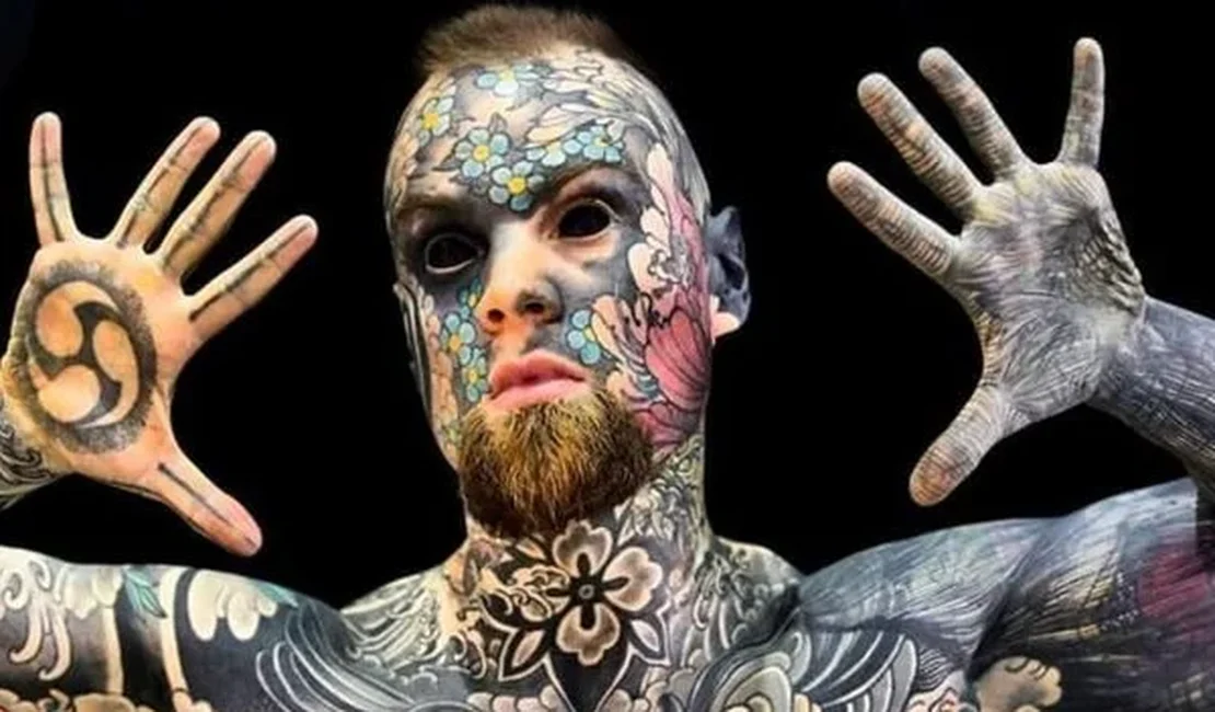 Professor tatuado corre risco de perder emprego: “Crianças ficam com medo”