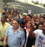 Ex-governadores Rosinha e Garotinho são soltos no Rio