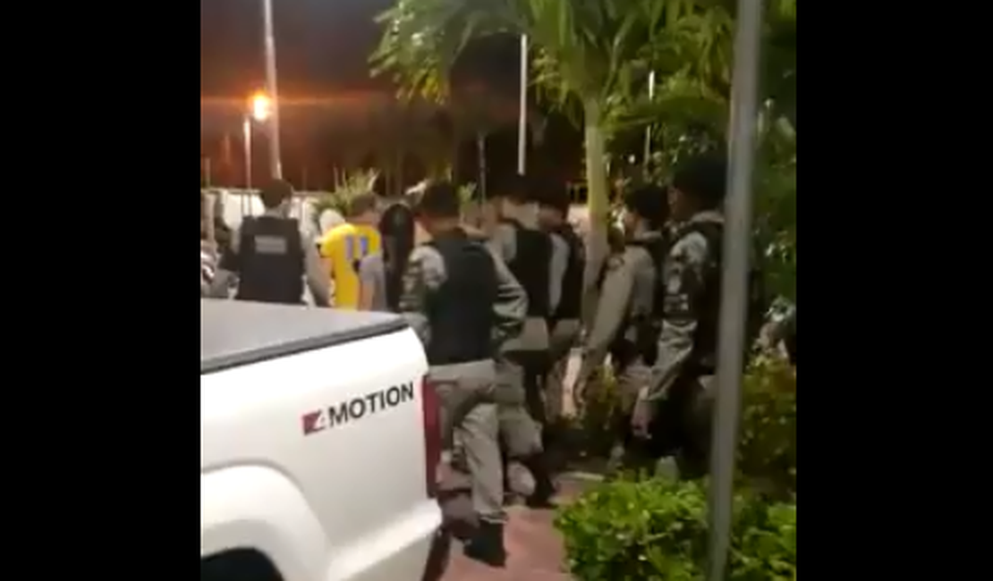 Criança vítima de agressão é ouvida em delegacia e segue para Quebrangulo