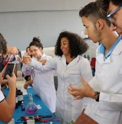 Alunos da Escola Premem mostram experimentos científicos na 3ª ExposInte
