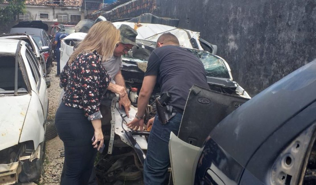Operação da PC fiscaliza oficina de desmanche de veículos em Maceió
