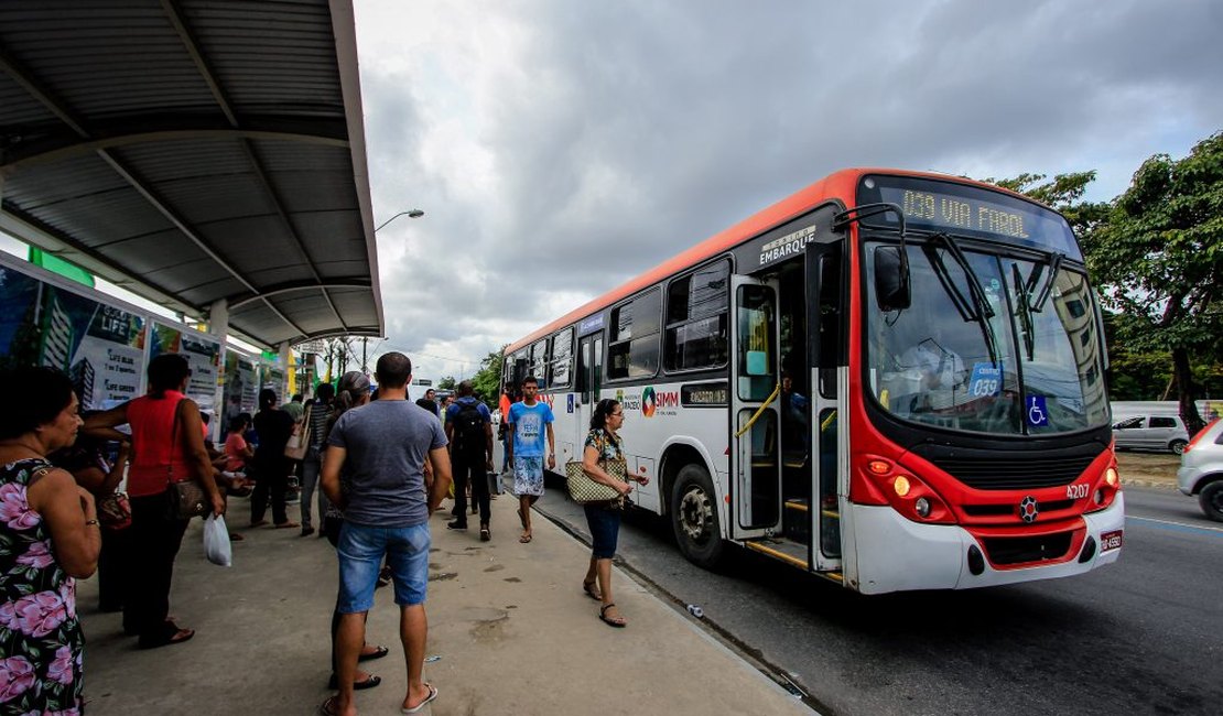 Coronavírus: ônibus circulam com frota reduzida a partir desta segunda