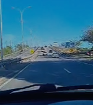[Vídeo] Motoristas que curtiam praias do Litoral Sul antecipam volta pra casa após rompimento de mina