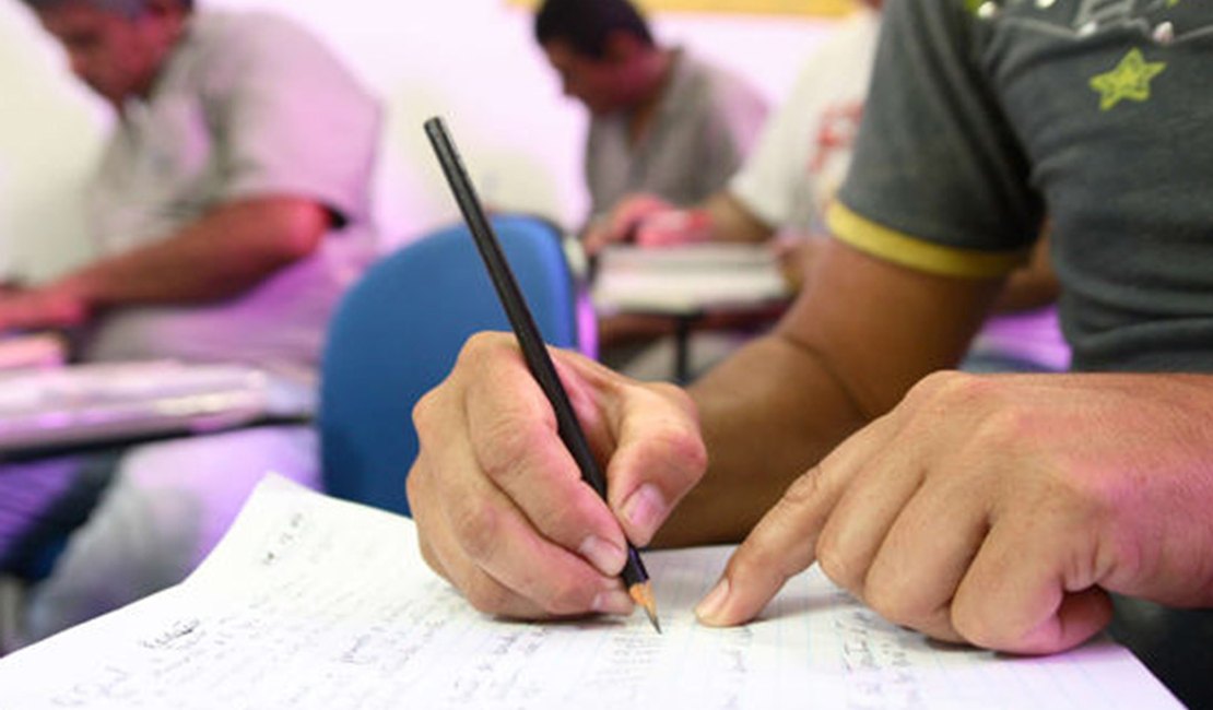 Escolas de Arapiraca vão fornecer EJA integrado a cursos profissionalizantes