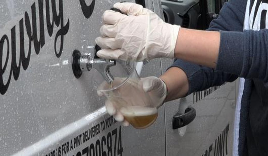 No Reino Unido, pubs se reinventam para sobreviver à pandemia de Covid-19