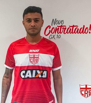 CRB confirma contratação do meia alagoano Cleiton Xavier, ex-Vitória