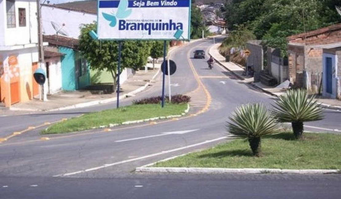 Caminhão capota e motorista morre , em Branquinha, Alagoas