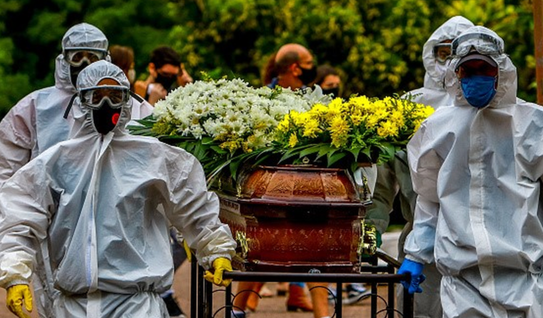 Brasil registra 3.025 mortes por covid em 24 horas, aponta consórcio de imprensa