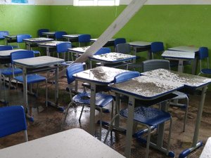 Escola danificada por temporal em Limoeiro passa por reparos