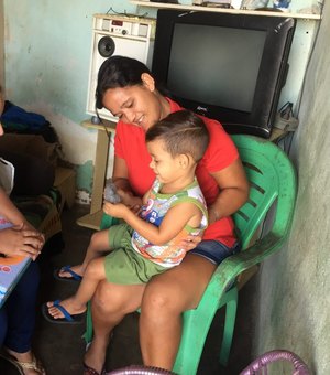 Mais de 800 famílias de Arapiraca são assistidas pelo programa Criança Feliz