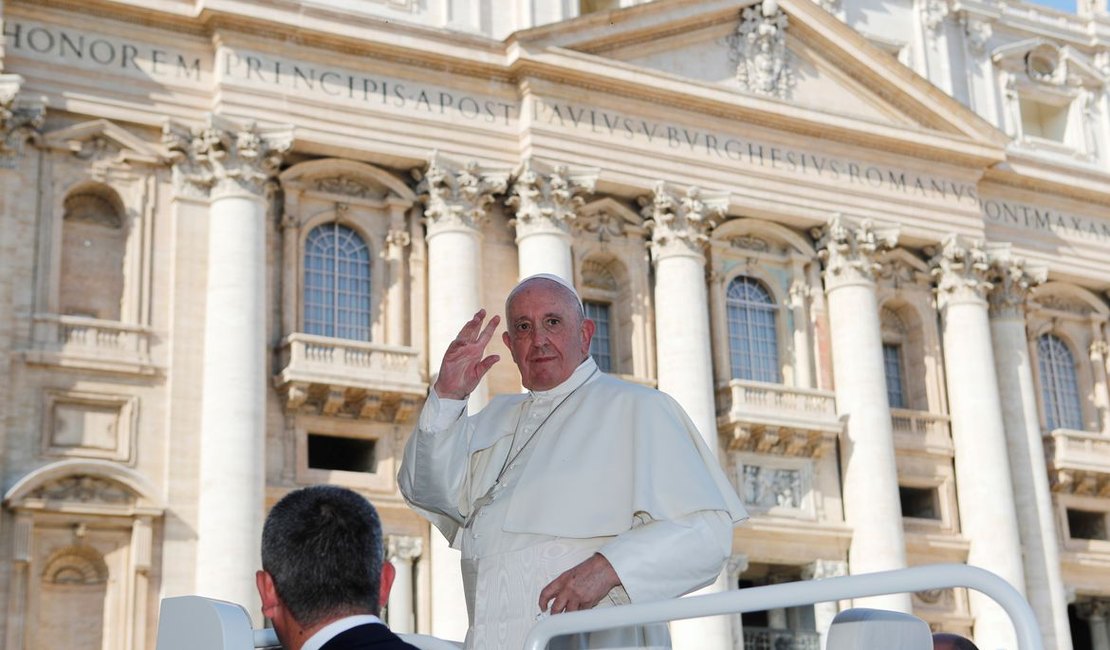 Igreja Católica não pode abençoar uniões homossexuais, afirma Vaticano