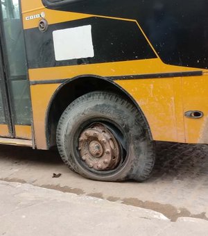 Peça se desprende de ônibus escolar e mata servidora pública 