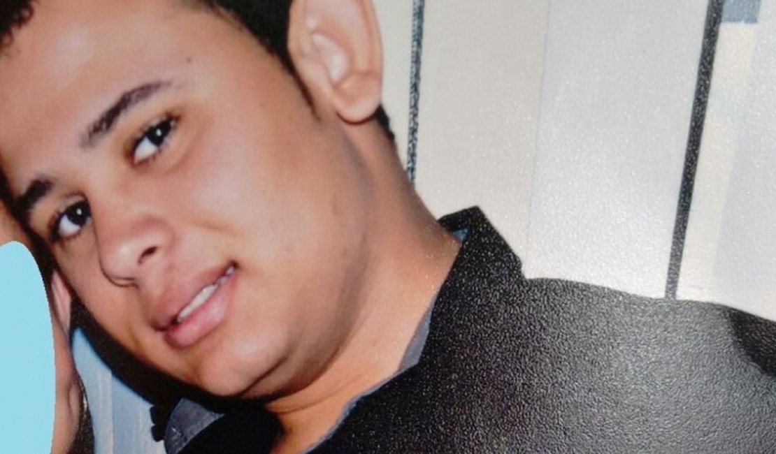 Familiares reconhecem corpo de jovem encontrado em Limoeiro