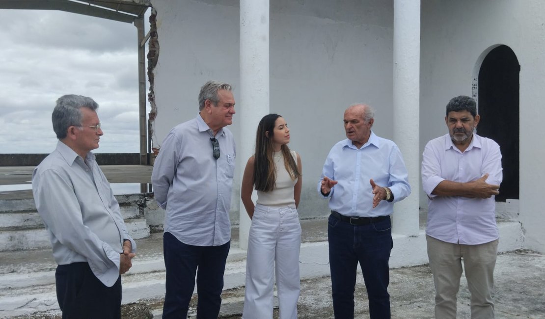 [Vídeo] Vice-governador visita Morro da Massaranduba e anuncia obra do Santuário da Santa Cruz