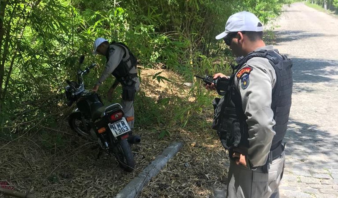 Policiais recuperam motocicleta roubada na parte alta da capital