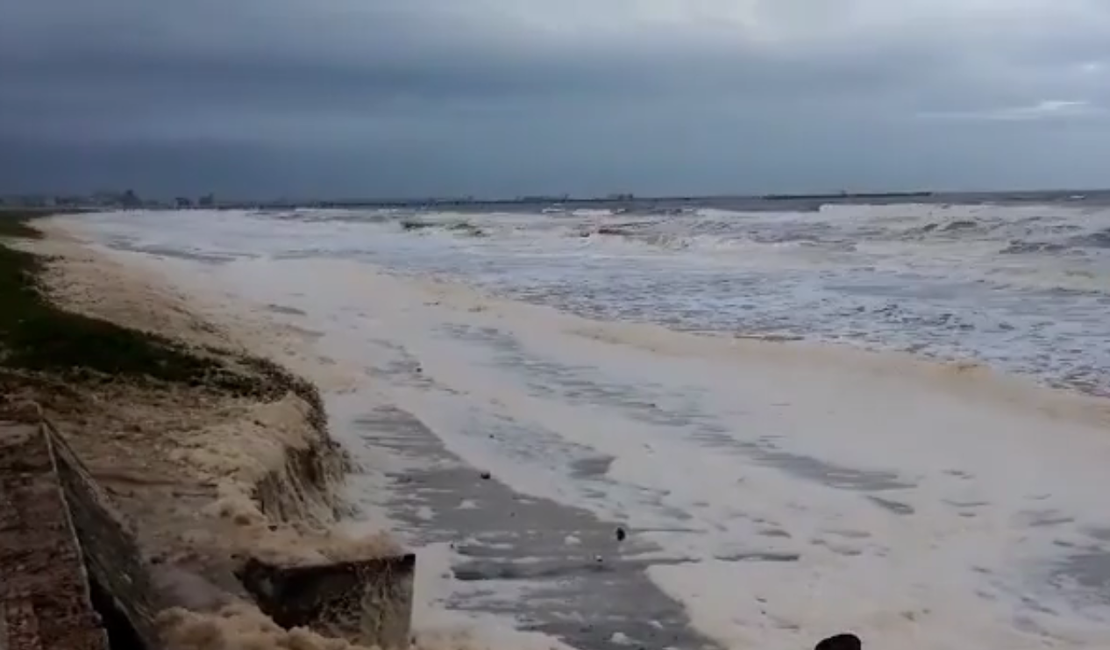 Capitania dos Portos emite alerta de ressaca do mar