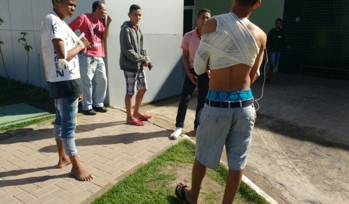 Jogadores de time de futebol sofrem acidente quando viajavam para Rio Largo
