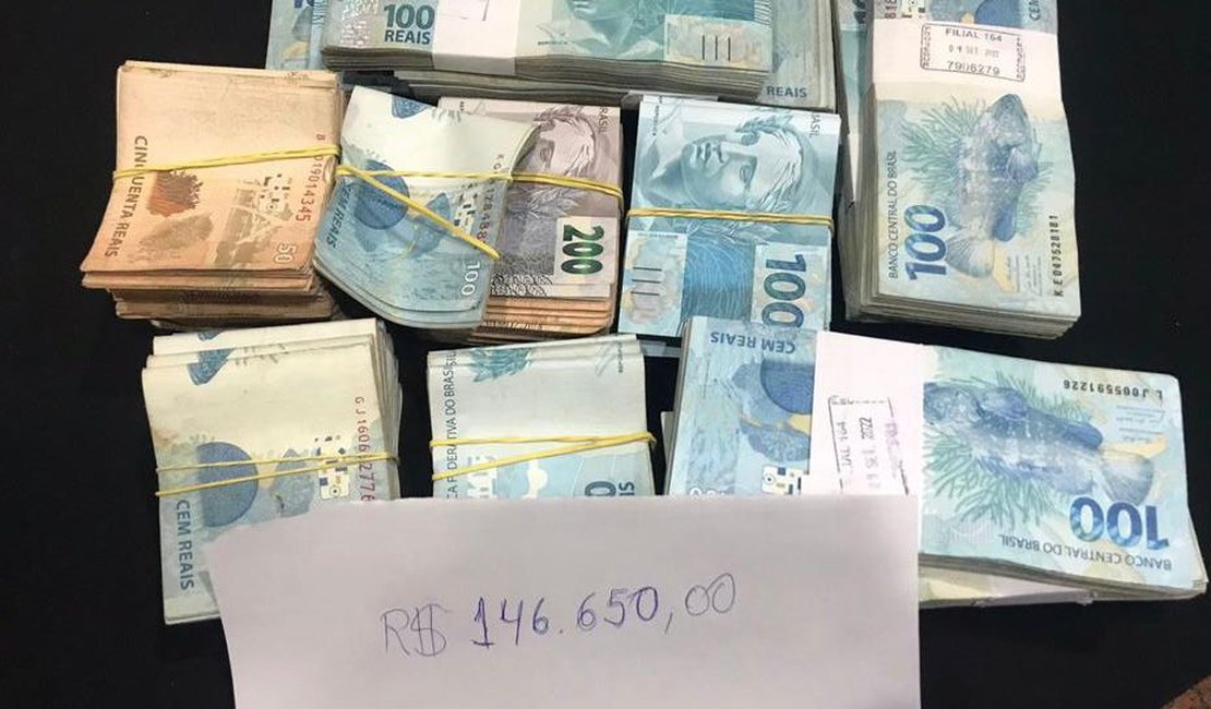 PF apreende R$ 145 mil e santinhos de candidato dentro de restaurante em Maceió