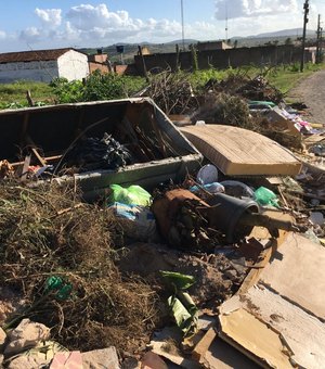 [Vídeo] Moradores fazem apelo para prefeitura resolver problemas de descarte irregular de lixo em Arapiraca