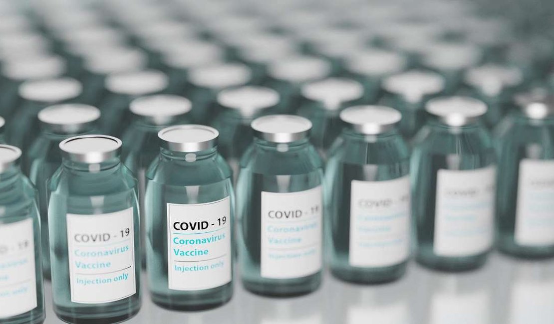 É falso áudio do WhatsApp que diz que foi encontrado HIV nas vacinas da Covid-19