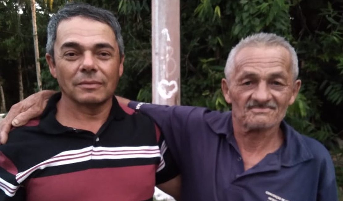 Homem reencontra pai após 30 anos no litoral de SP ao envelhecer foto em aplicativo