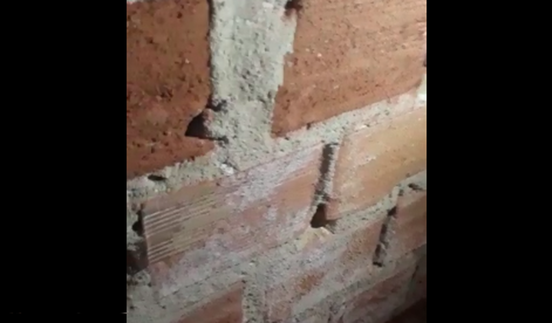 Aparecimento de sal nas paredes de casas do Bom Parto assusta moradores