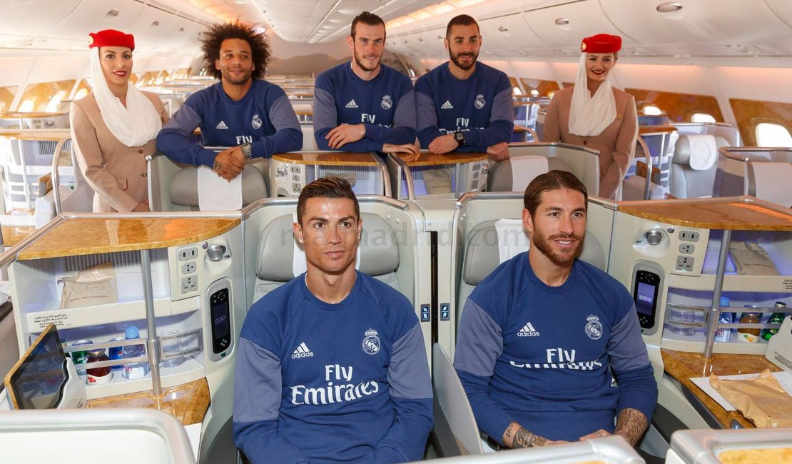 Real apresenta novo avião com imagem de Marcelo, CR7 e craques do clube