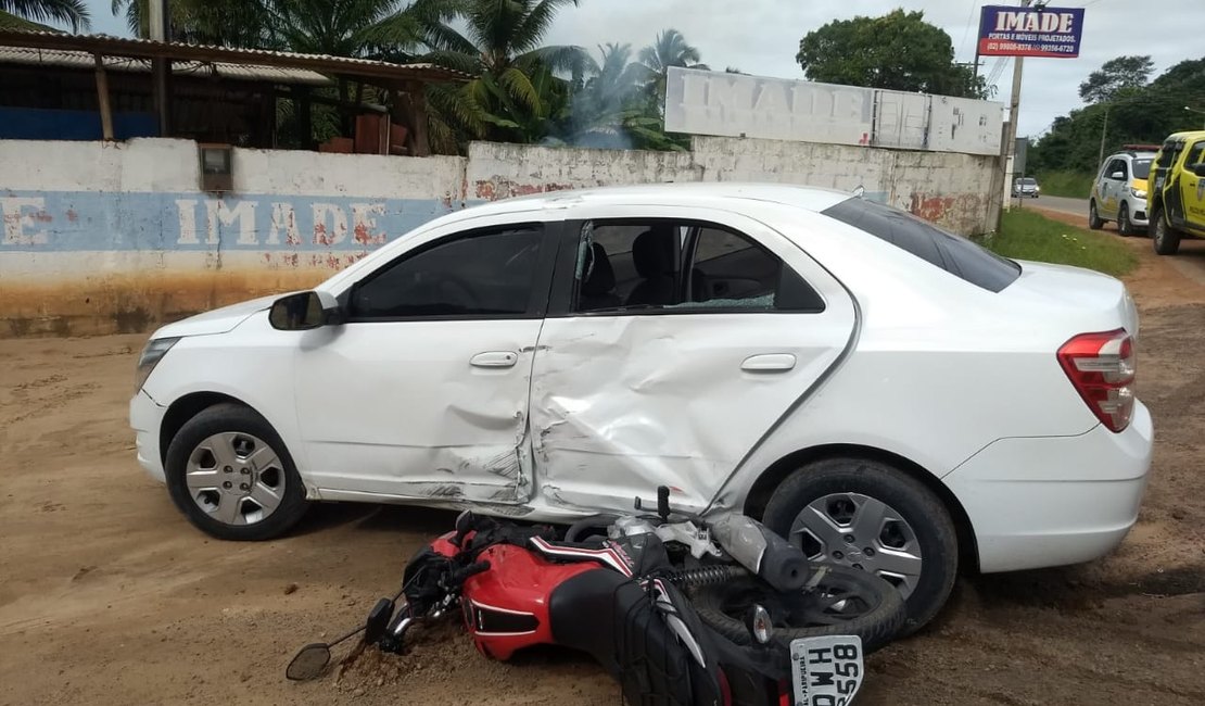 Colisão entre carro e moto deixa duas pessoas feridas em Paripueira