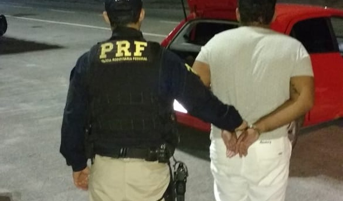 Alagoano é preso com carro roubado de Arapiraca em Caruaru