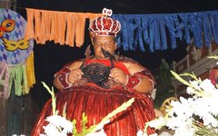 A cerimônia ‘Águas de Oxalá’ reúne o frevo e o sincretismo religioso.