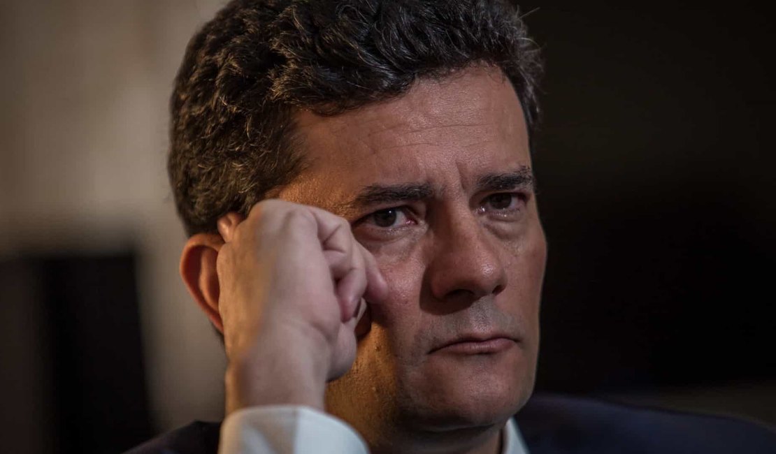 Moro diz à PF que ouviu de ministros que Carlos Bolsonaro é ligado a 'gabinete do ódio'