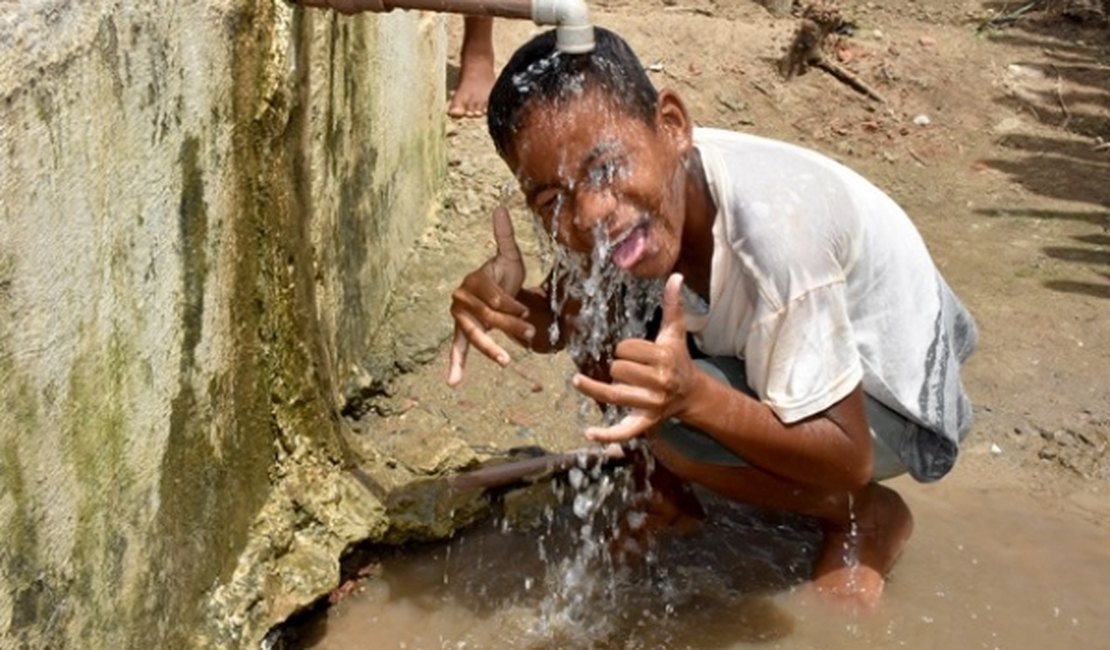 Após anos sem água, poço muda a vida de comunidade em Capela 