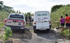 Polícia encontra corpo em terreno baldio no bairro Cambona