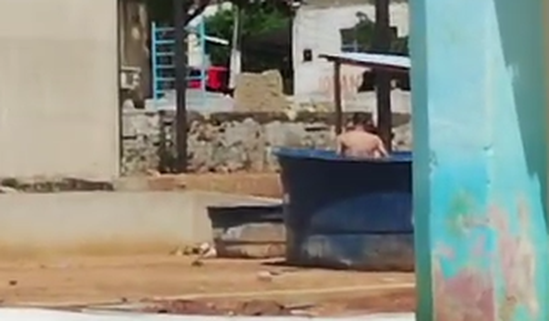 Casal faz sexo em caixa de água à luz do dia, em Palmeira