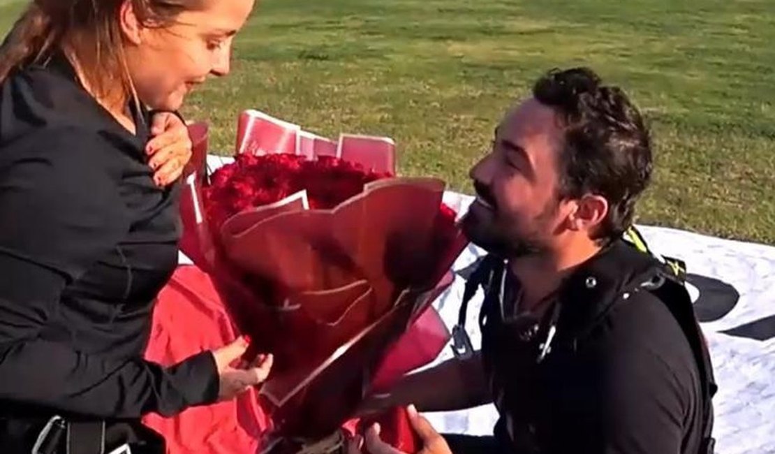 Fernando Zor pede Maiara em casamento antes de salto de paraquedas, em Dubai