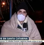 Repórter aparece ao vivo enrolado em cobertor e viraliza na internet