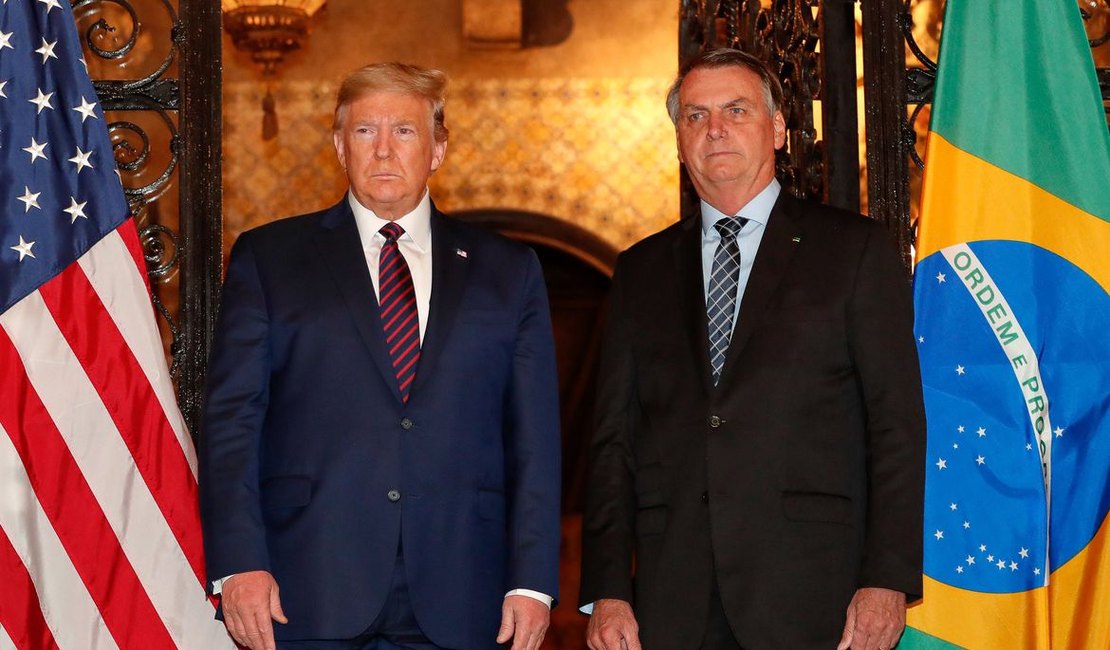 Brasil assina acordo militar com EUA que dá acesso a US$ 100 bilhões