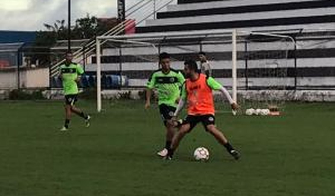 ASA:Marcelo Vilar relaciona 21 jogadores para duelo com o Confiança-SE em Aracaju