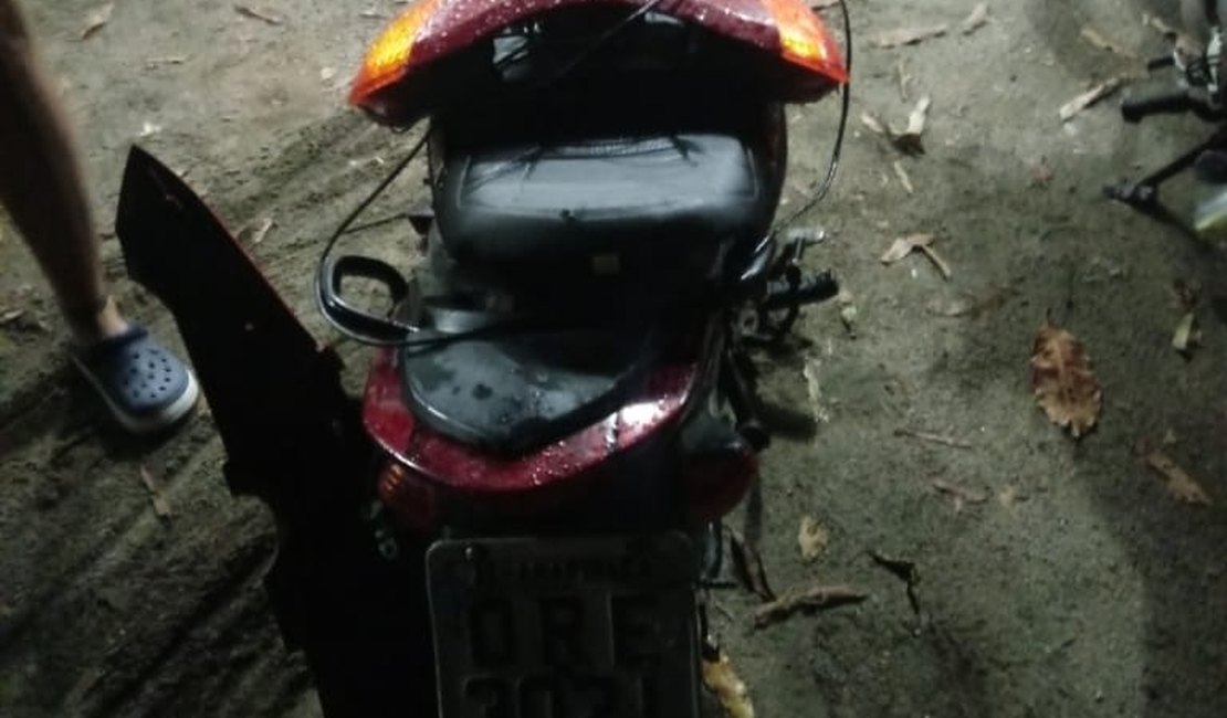 Motocicleta abandonada na zona rural de Arapiraca tinha registro de roubo