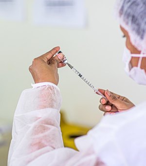 Arapiraquenses com 33 anos podem se vacinar contra a Covid-19 a partir desta sexta-feira