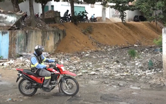 Buracos atormentam condutores nos acessos aos bairros de Arapiraca