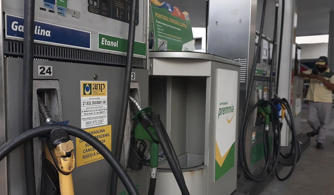 É falso que gasolina está em falta em postos de combustíveis de Alagoas
