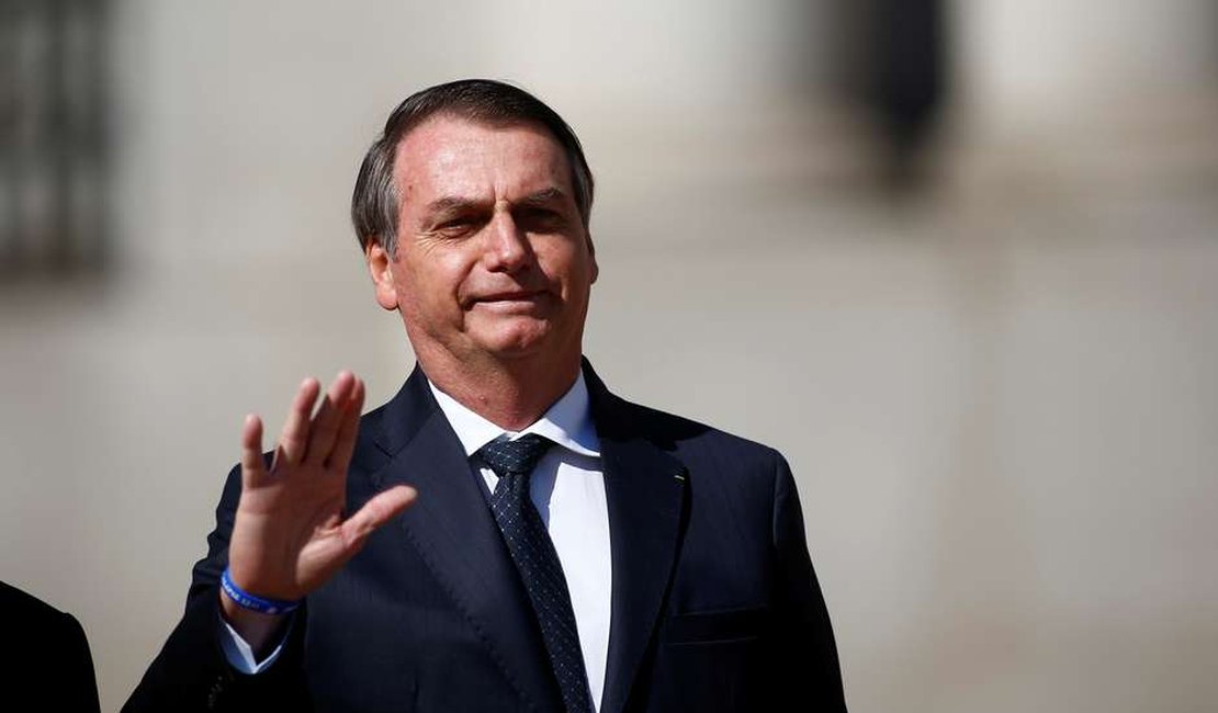 Bolsonaro chama manifestantes de 'imbecis' e 'idiotas úteis'