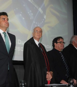 Rui Palmeira prestigia posse de novo presidente do TRE/AL