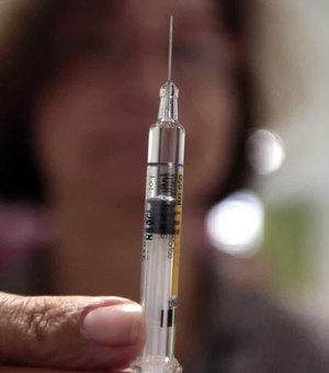 OMS cogita acelerar aprovação de vacinas da Covid após testes