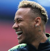 Neymar garante permanência no PSG e defende seu estilo de jogo após críticas