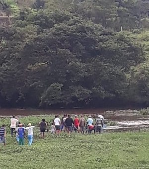 Corpo de caminhoneiro é encontrado boiando às margens do Rio São Miguel